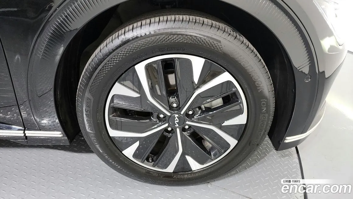 Kia EV6 — фото 6