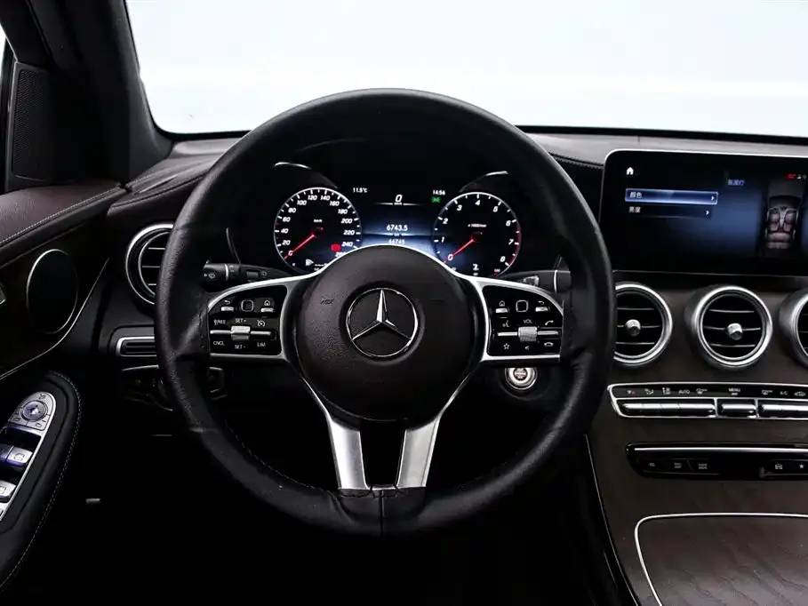 Mercedes-Benz GLC — фото 8