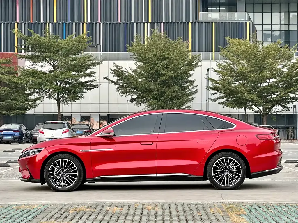 BYD Han — фото 10