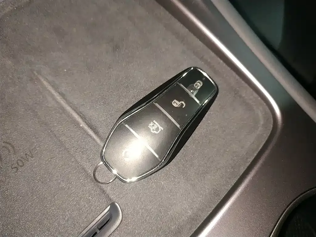 BYD Hiace 07 DM-i — фото 9