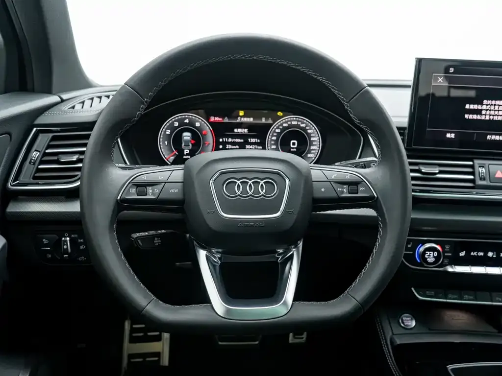 Audi Q5L — фото 3