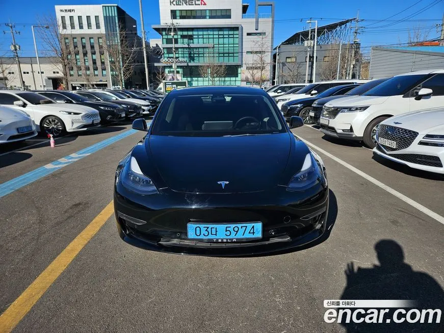 Tesla Model 3 — фото 1