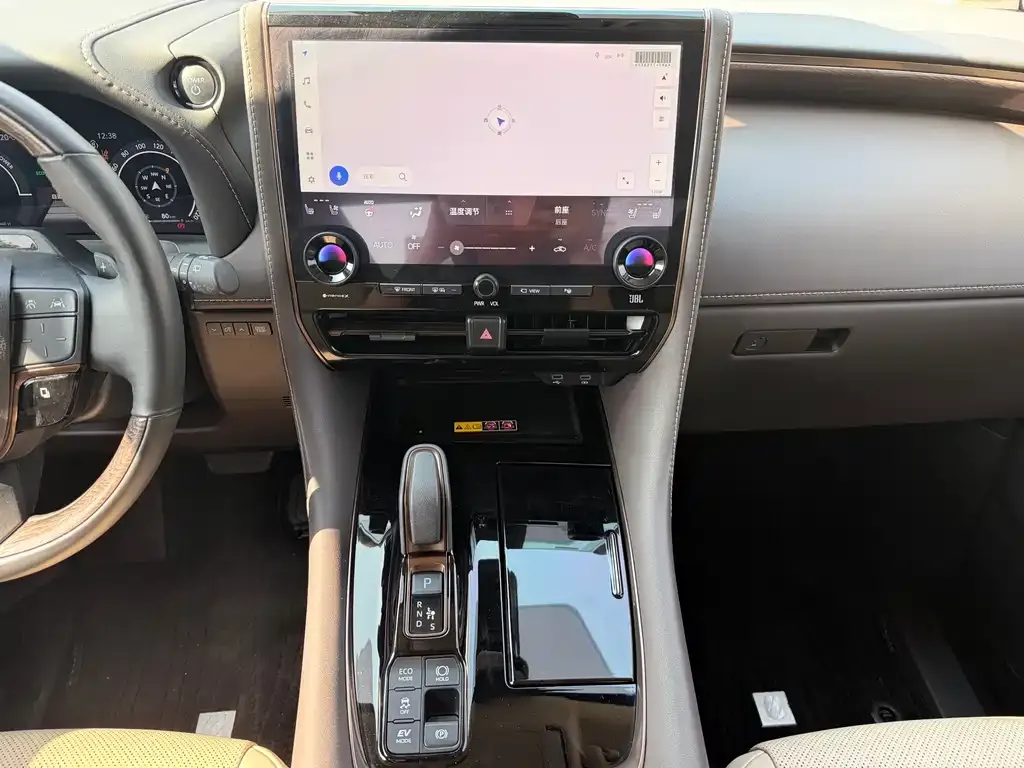 Toyota Alphard — фото 6