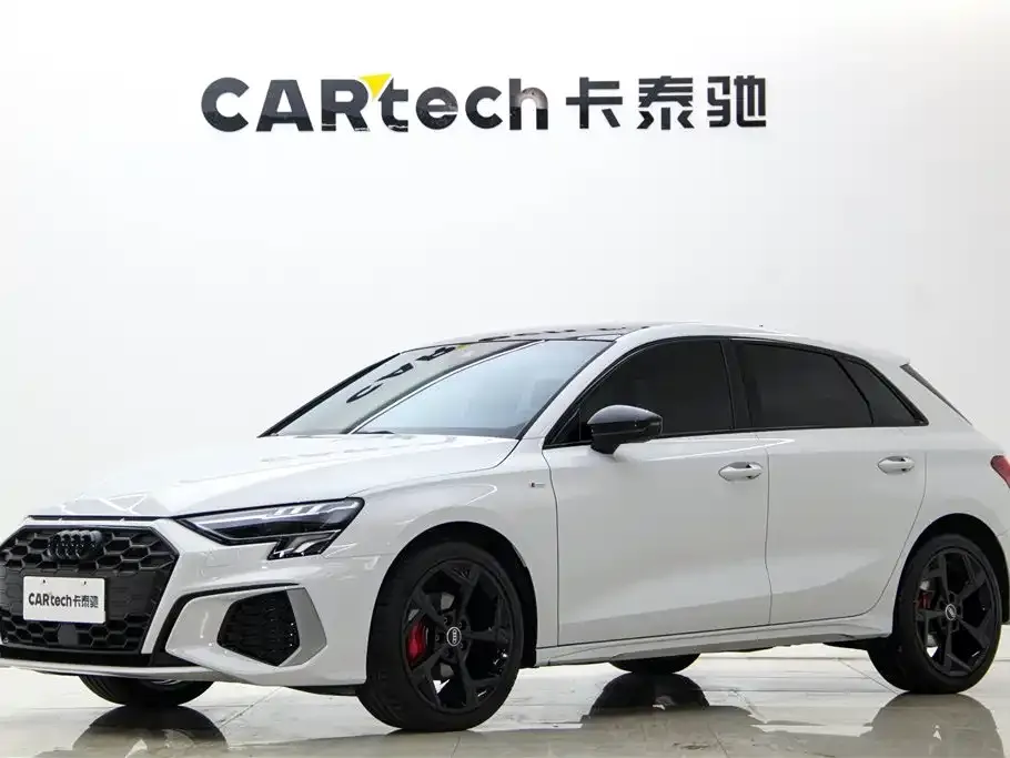 Audi A3 — фото 1
