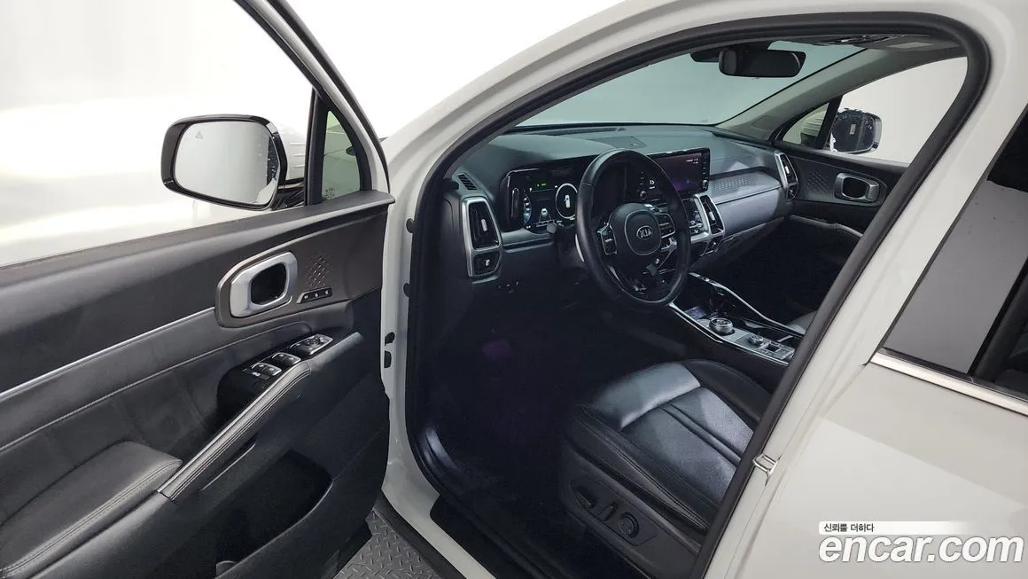 Kia Sorento — фото 9
