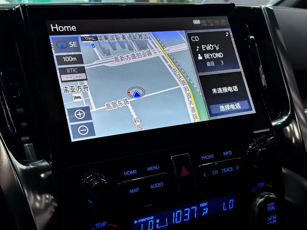 Toyota Alphard — фото 4