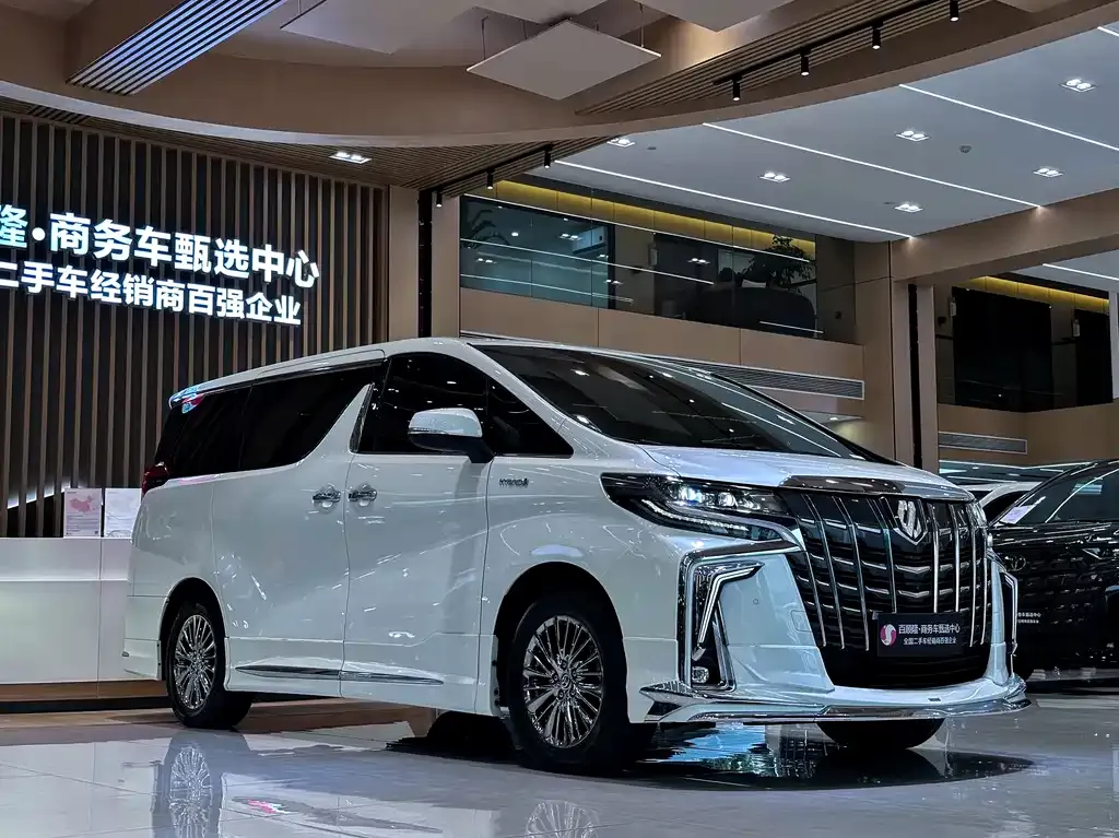 Toyota Alphard — фото 8