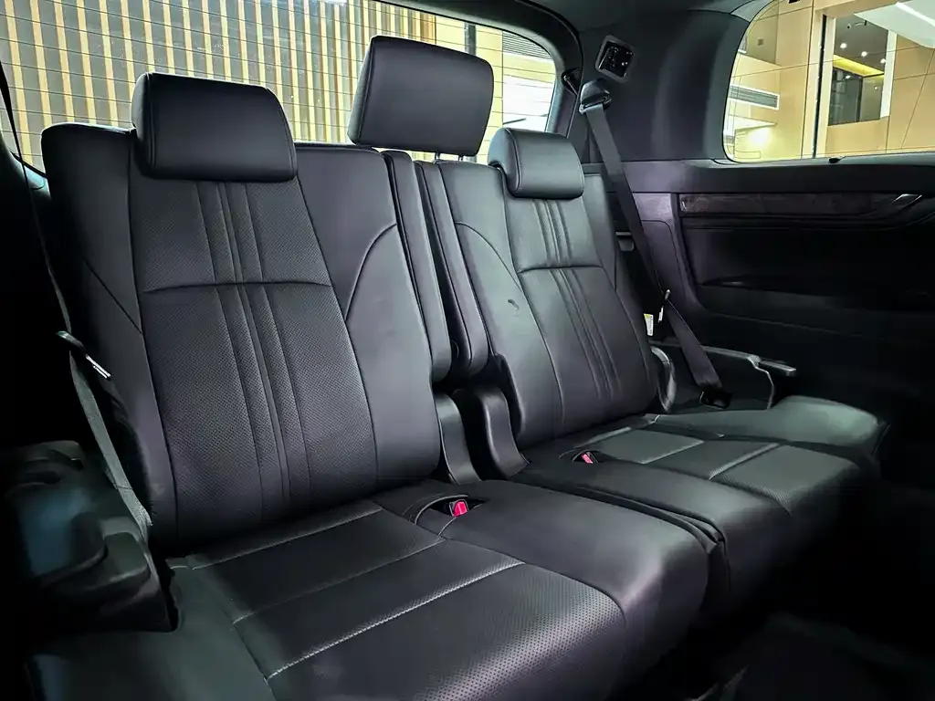 Toyota Alphard — фото 5