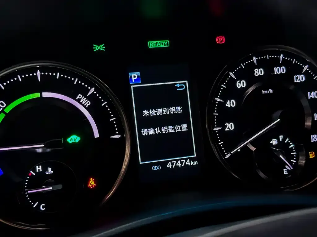 Toyota Alphard — фото 2