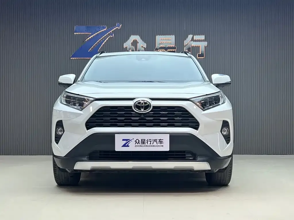 Toyota RAV4 — фото 3