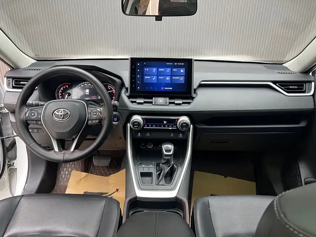 Toyota RAV4 — фото 6
