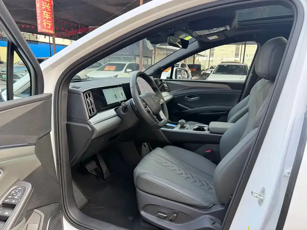 BYD L DM-i — фото 7