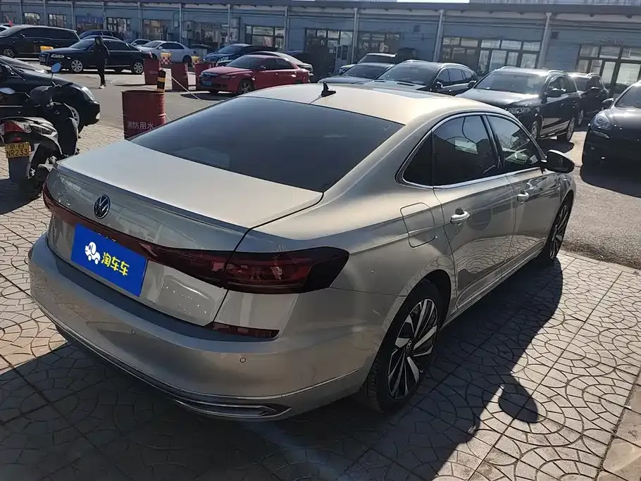 Volkswagen Passat — фото 6
