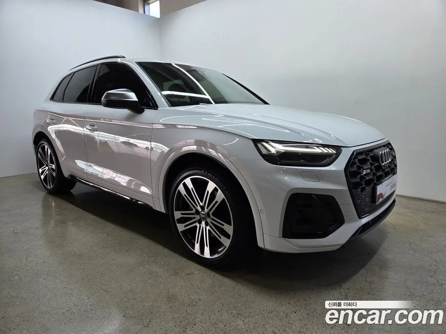 Audi SQ5 — фото 1