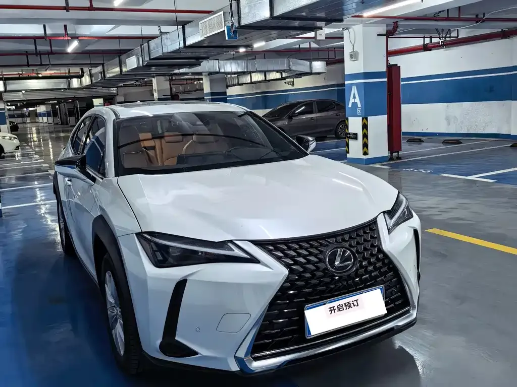 Lexus UX — фото 9