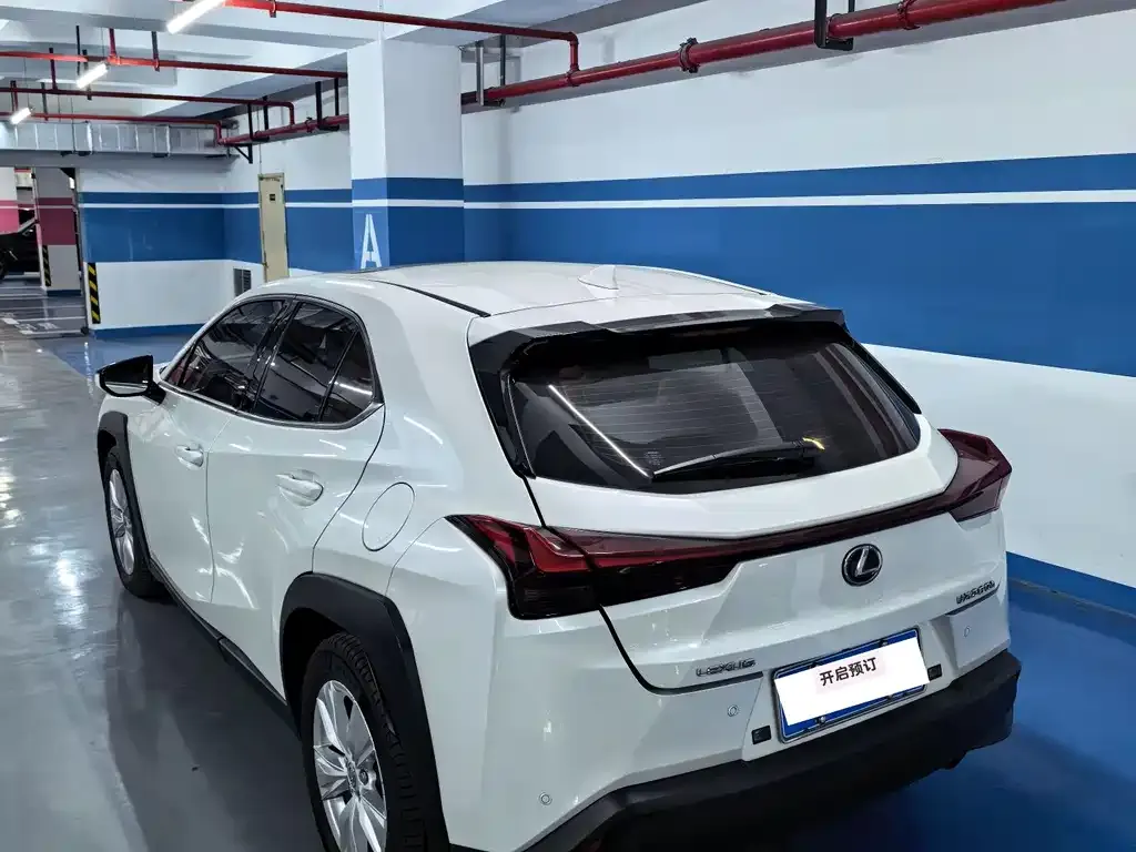 Lexus UX — фото 4