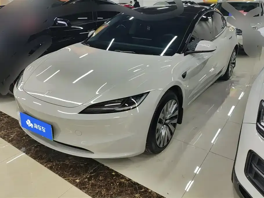 Tesla Model 3 — фото 1