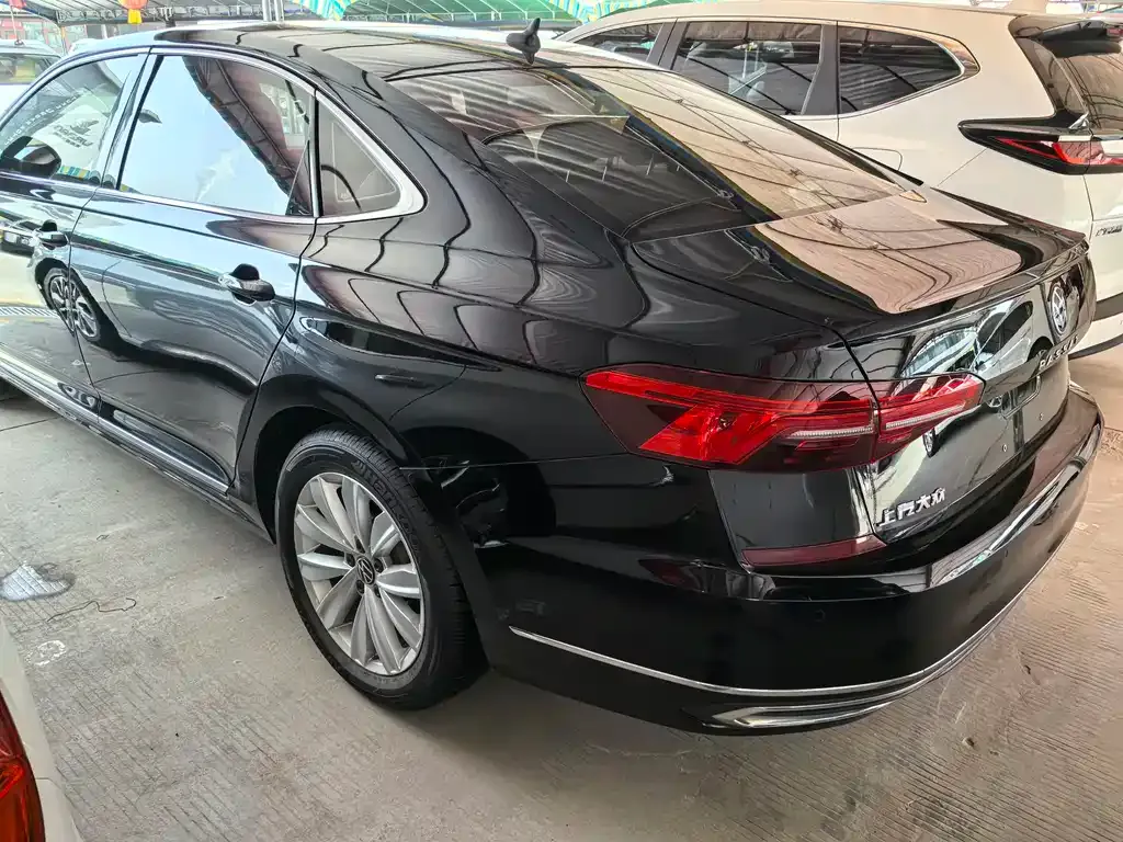 Volkswagen Passat — фото 9
