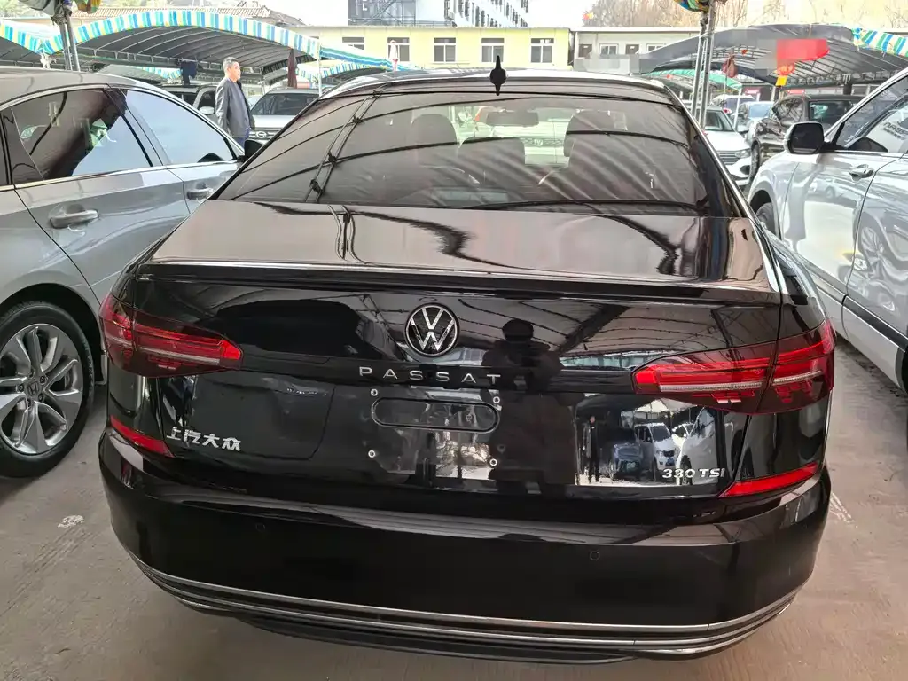 Volkswagen Passat — фото 7