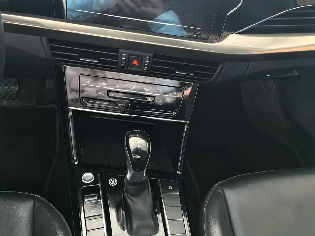 Volkswagen Passat — фото 10