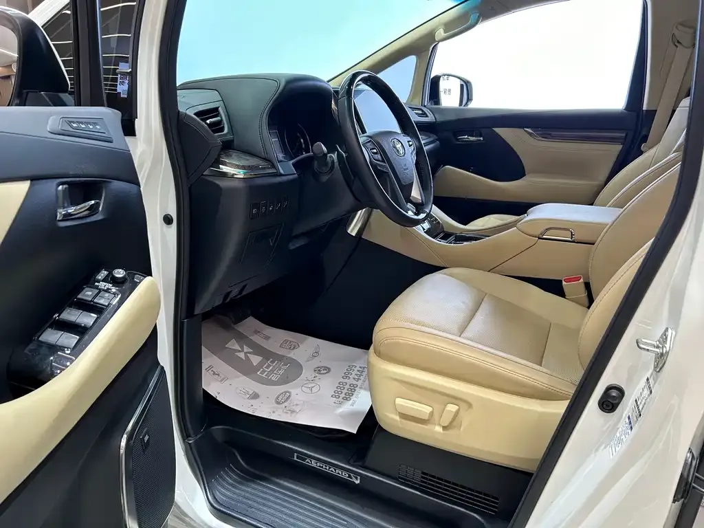 Toyota Alphard — фото 8