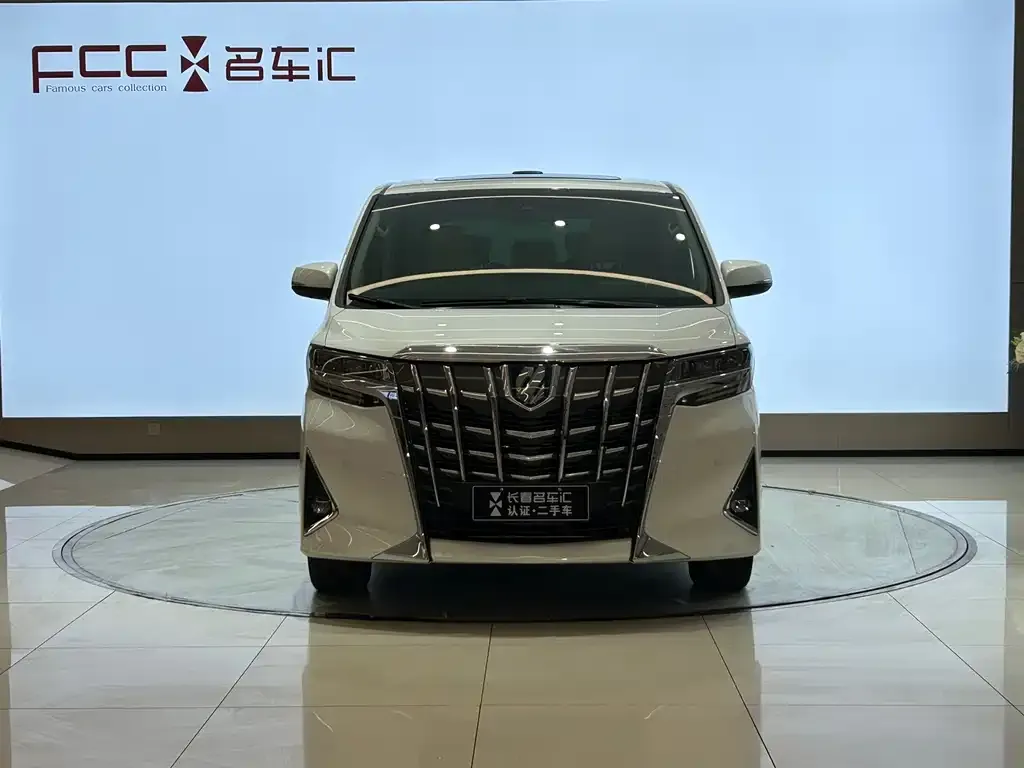 Toyota Alphard — фото 6