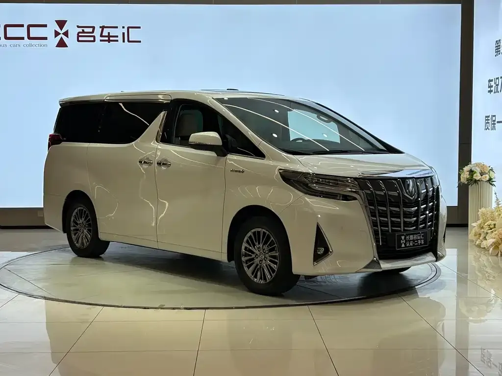 Toyota Alphard — фото 7
