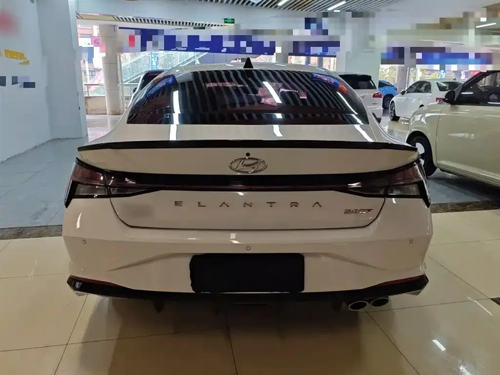 Hyundai Elantra — фото 2