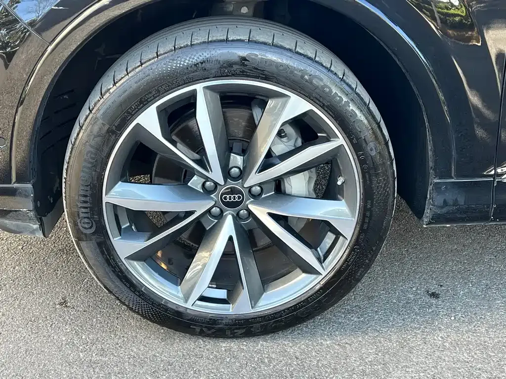 Audi Q7 — фото 10