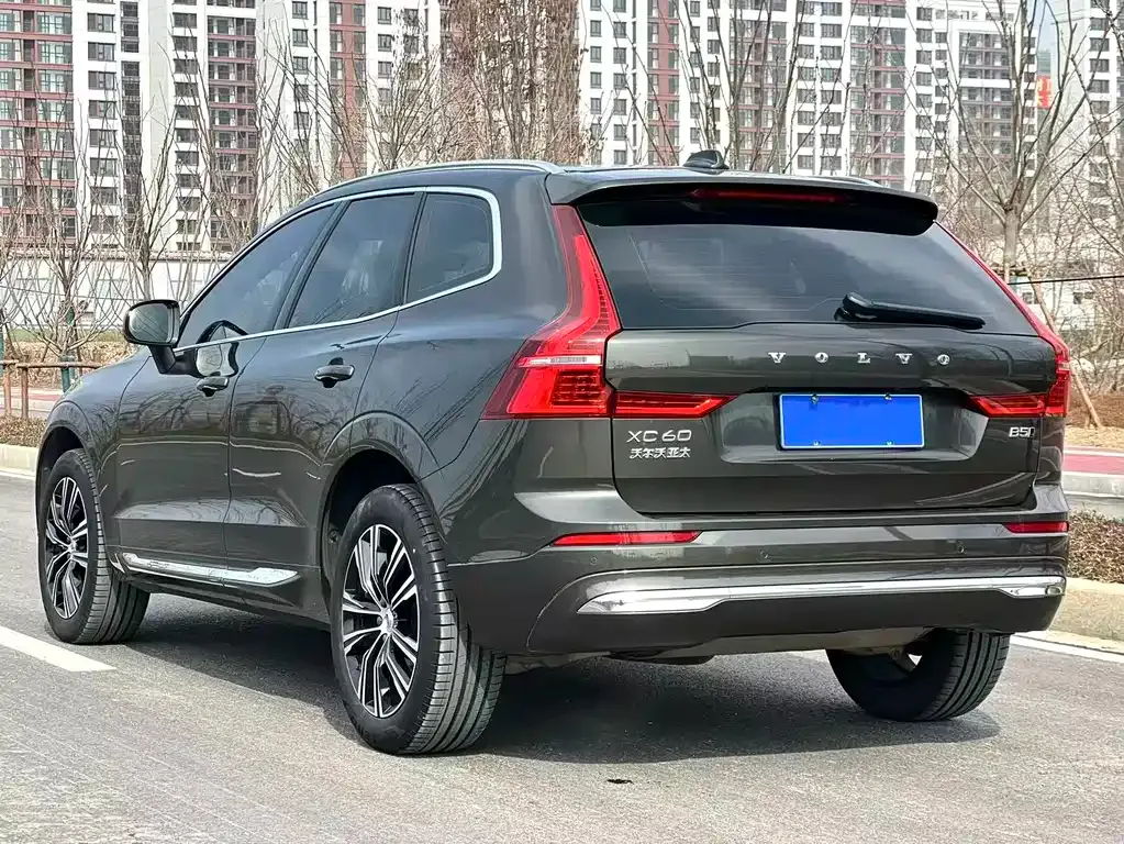 Volvo XC60 — фото 4