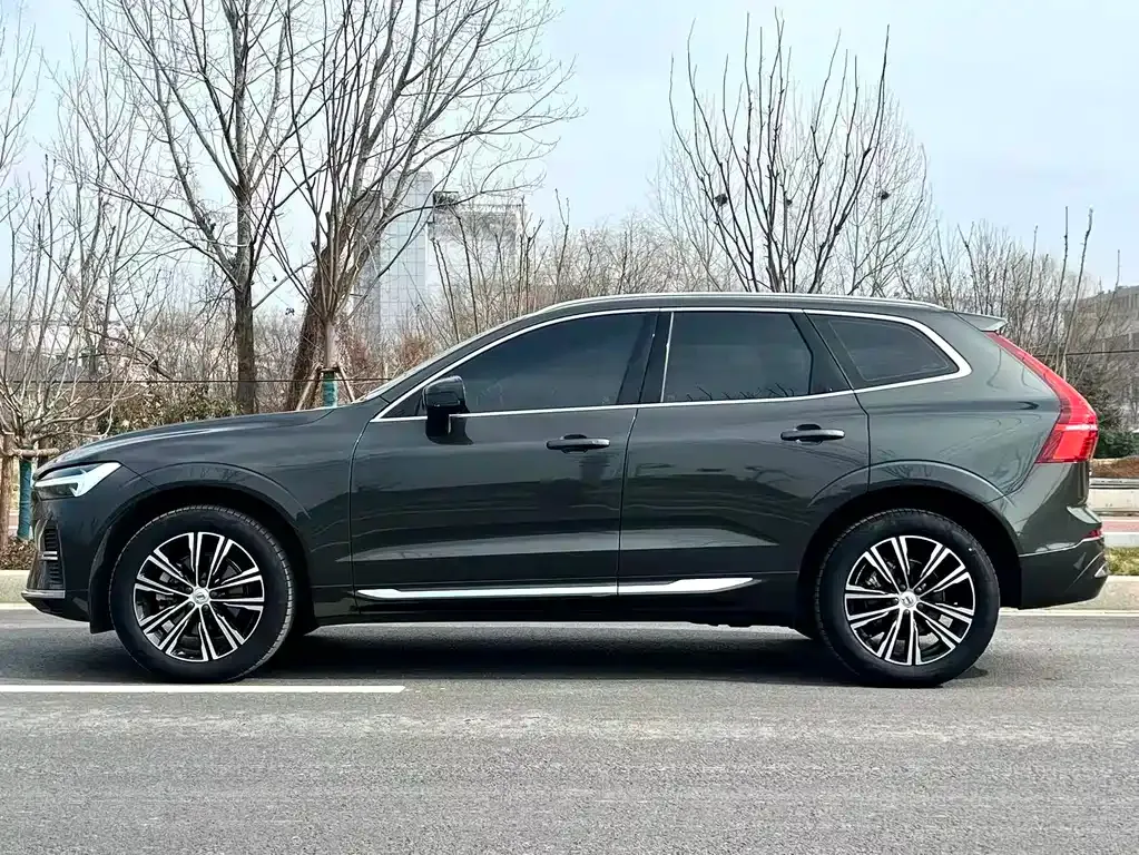 Volvo XC60 — фото 9