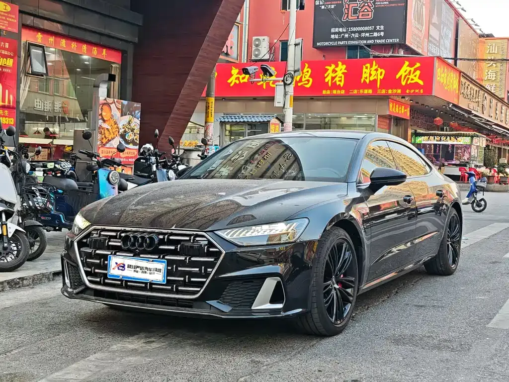 Audi A7L — фото 1