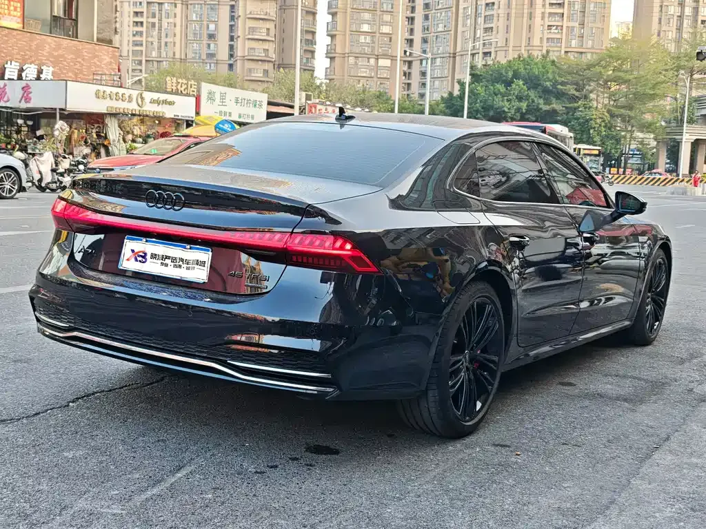 Audi A7L — фото 5