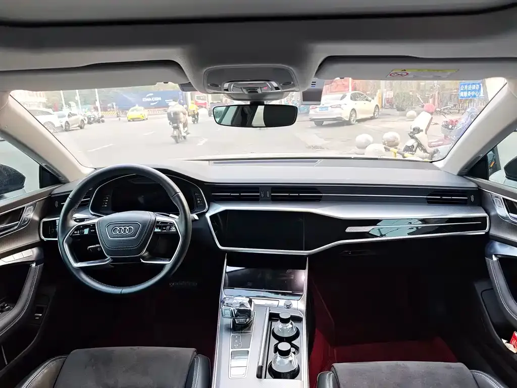 Audi A7L — фото 2