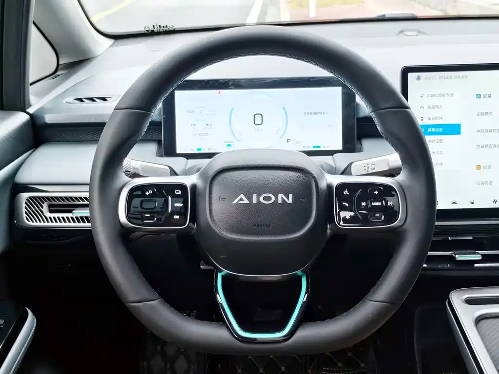 Aion Y — фото 2