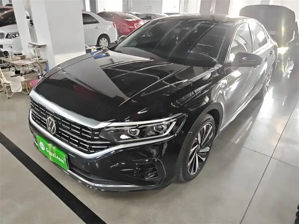 Volkswagen Passat — фото 6
