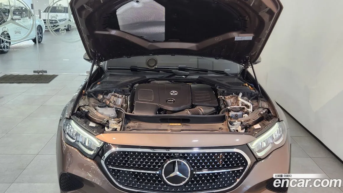 Mercedes-Benz E-Class — фото 8