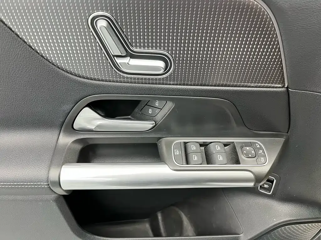 Mercedes-Benz GLA — фото 5