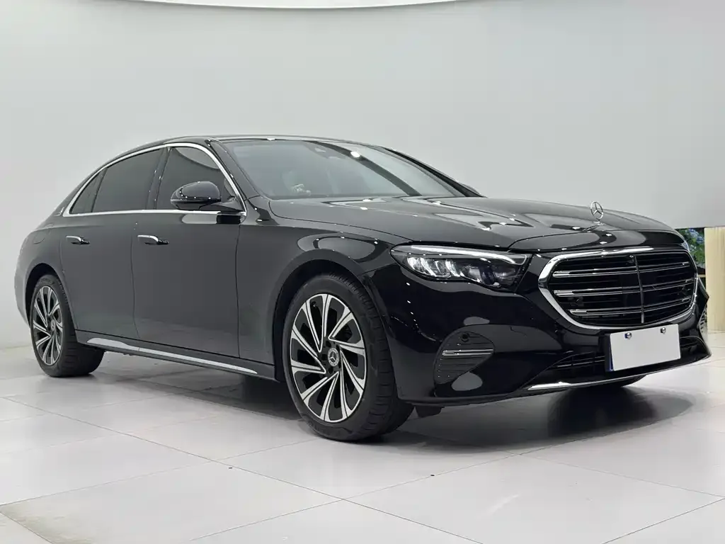 Mercedes-Benz E-Class — фото 10