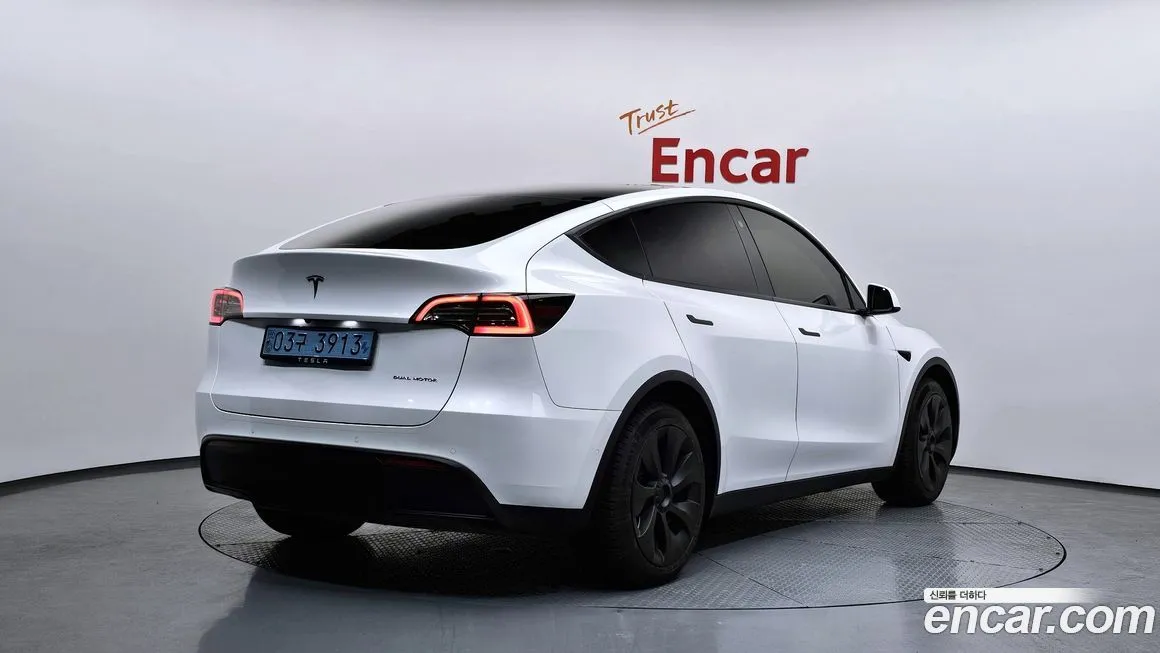 Tesla Model Y — фото 4
