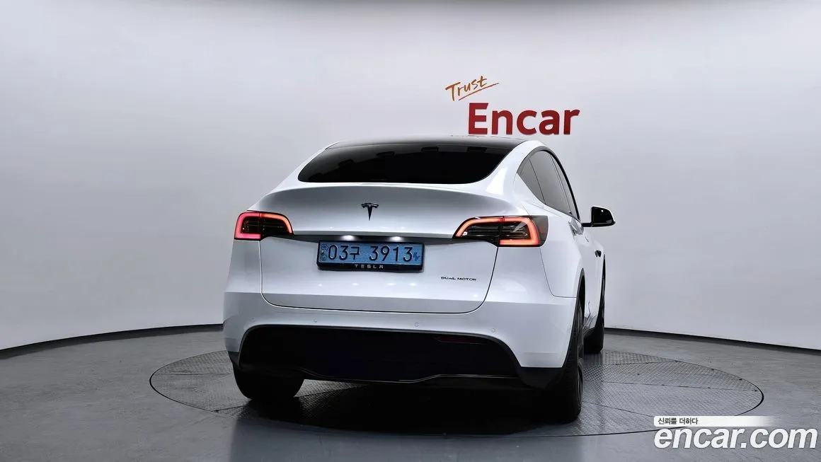 Tesla Model Y — фото 2
