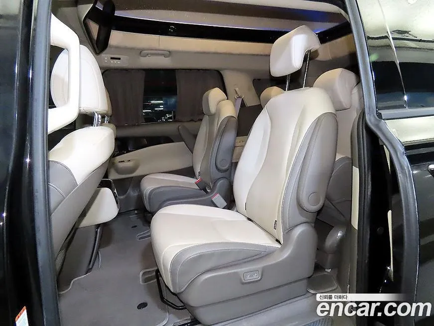 Kia Carnival — фото 5