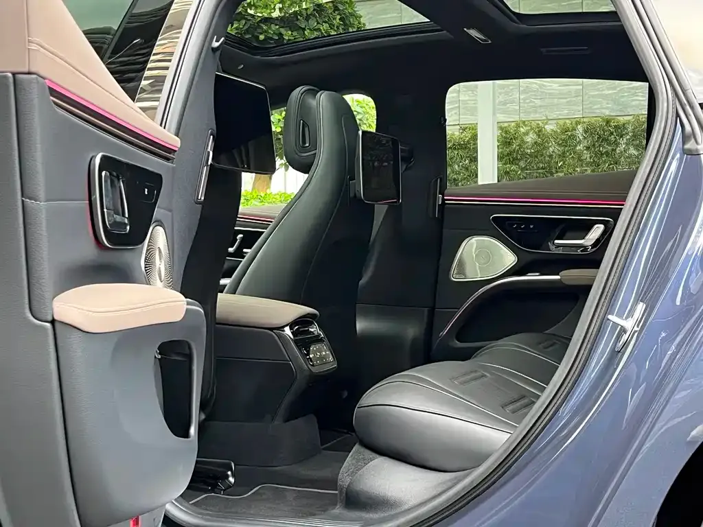 Mercedes-Benz EQS AMG — фото 6