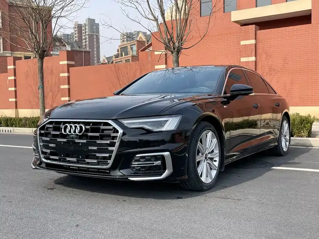 Audi A6L — фото 1