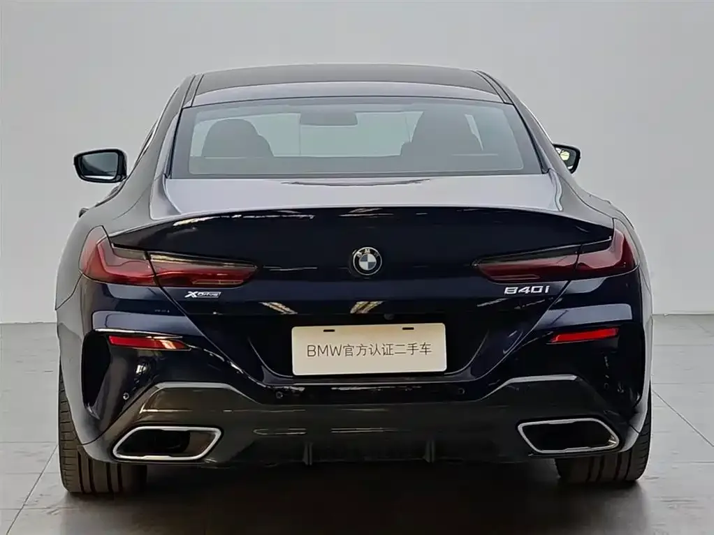 BMW 8 Series — фото 3