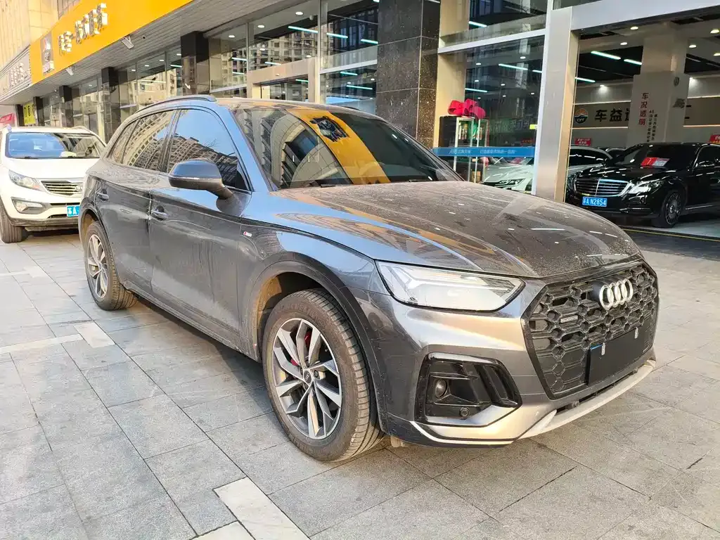 Audi Q5L — фото 6