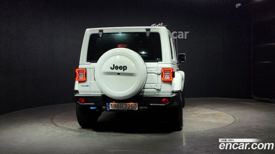 Jeep Wrangler — фото 6