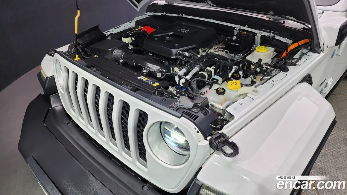 Jeep Wrangler — фото 10