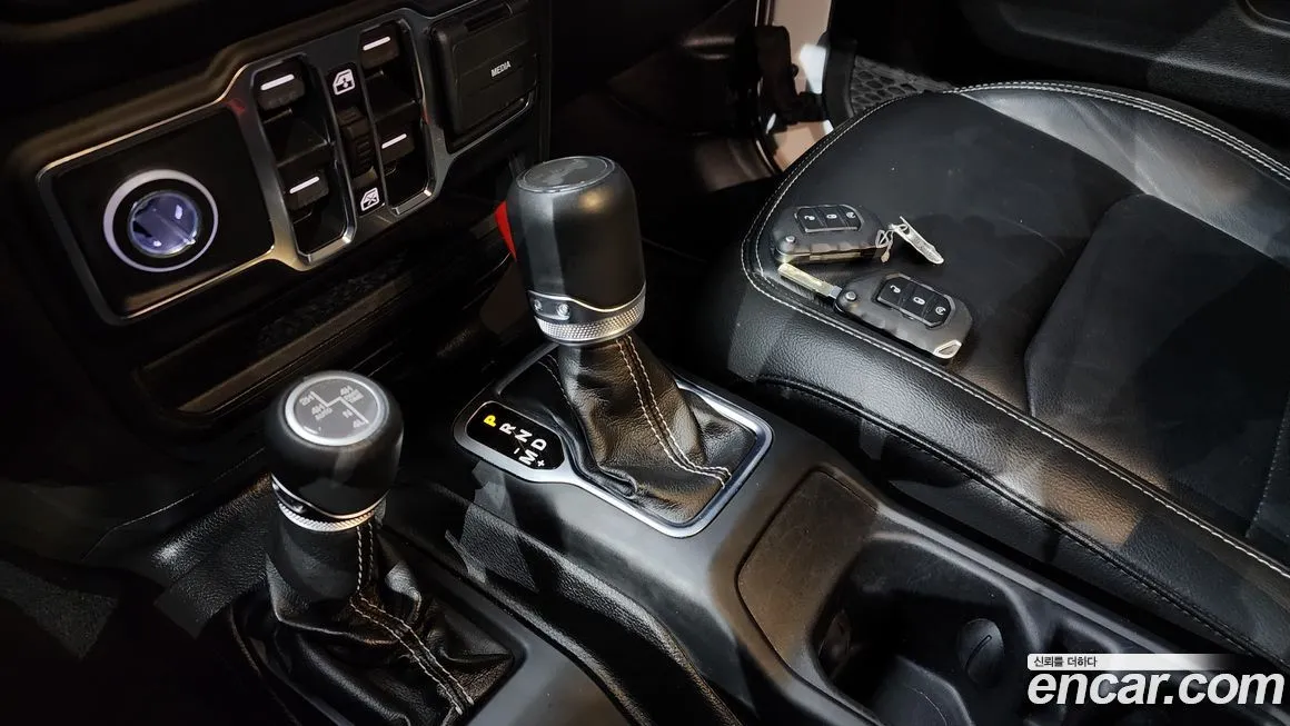 Jeep Wrangler — фото 2