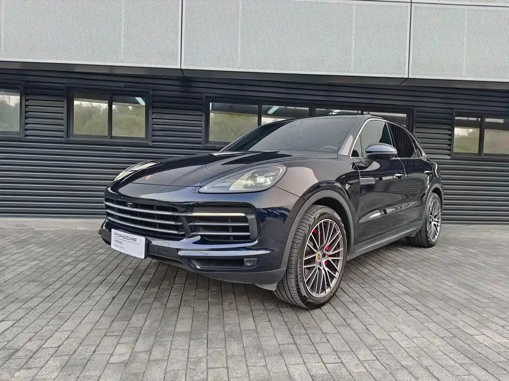 Porsche Cayenne — фото 1
